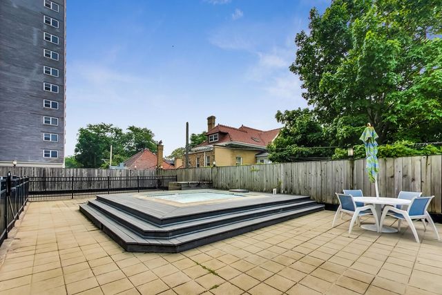 4250 N Marine Drive 1330, Chicago, IL 60613
