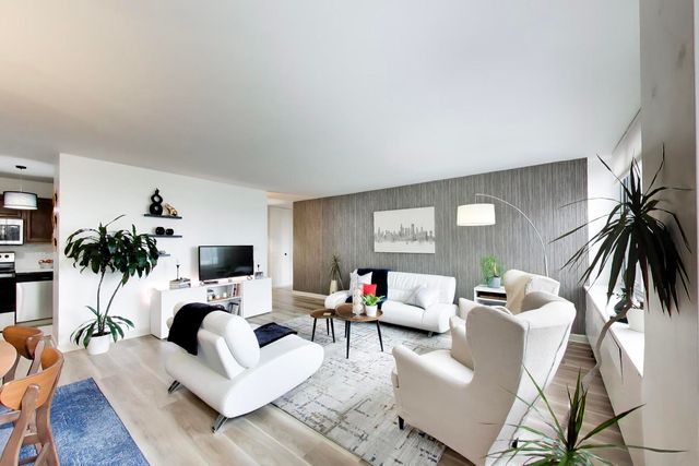 4250 N Marine Drive 1330, Chicago, IL 60613
