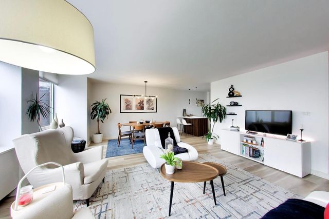 4250 N Marine Drive 1330, Chicago, IL 60613