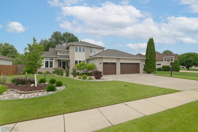 1909 E Rose Creek Parkway S, Fargo, ND 58104