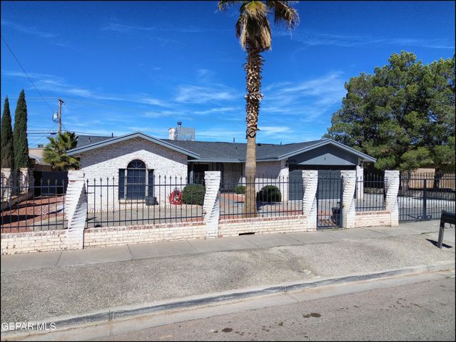 11429 Pratt Avenue, El Paso, TX 79936