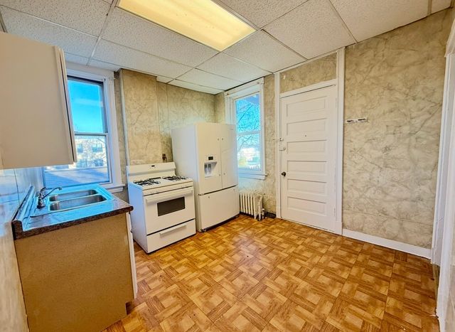 743 E 69th Place, Chicago, IL 60637