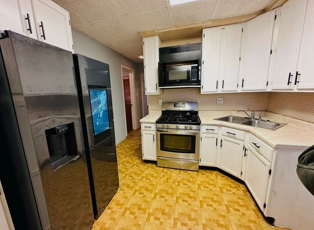 743 E 69th Place, Chicago, IL 60637