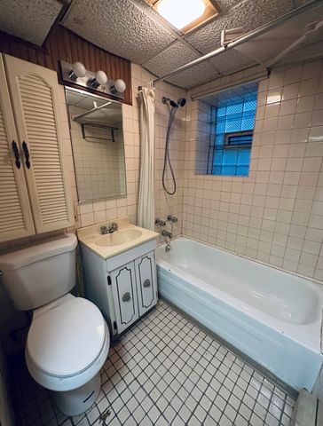 743 E 69th Place, Chicago, IL 60637
