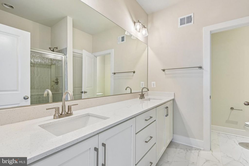 Image 21 of property listing at 2729 LIGHT ST, Baltimore, MD 21230