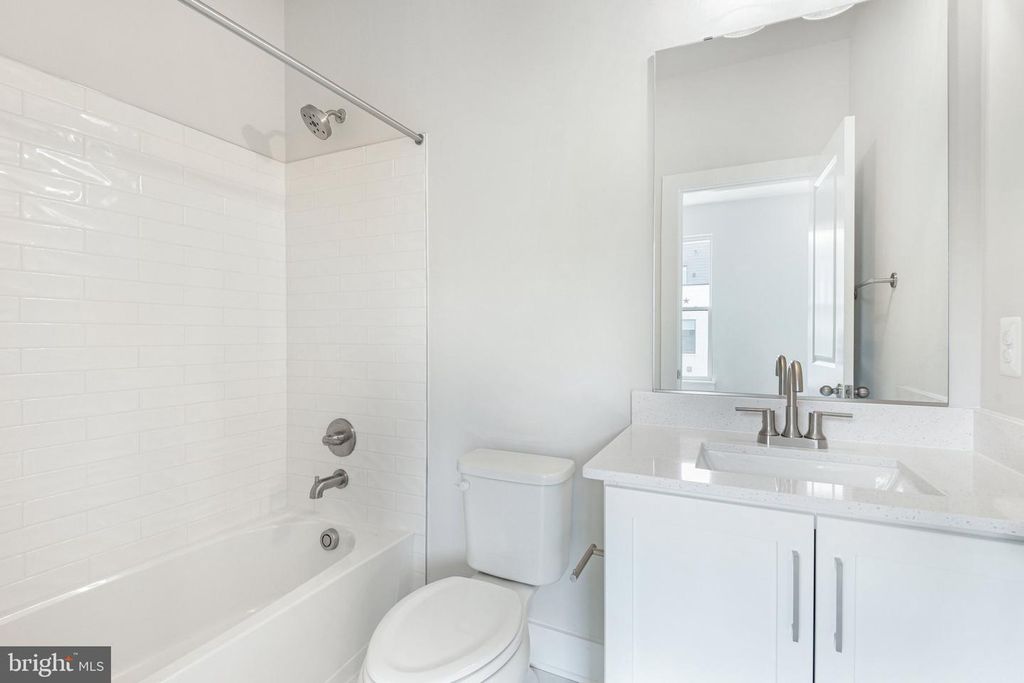 Image 24 of property listing at 2729 LIGHT ST, Baltimore, MD 21230