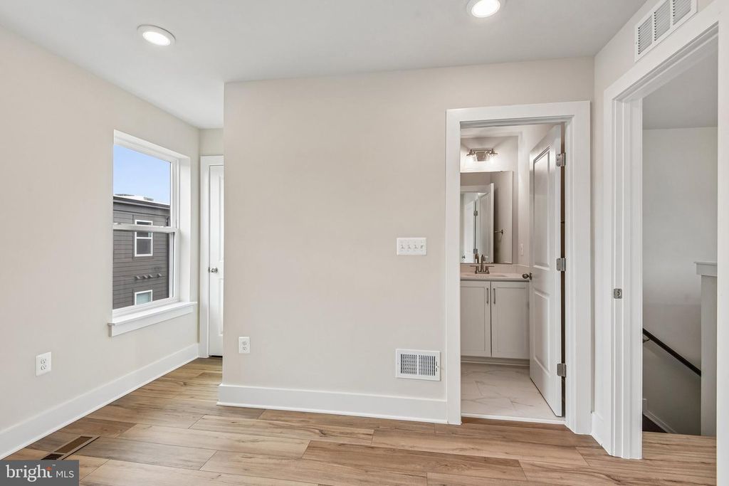 Image 30 of property listing at 2729 LIGHT ST, Baltimore, MD 21230