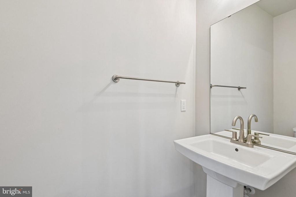 Image 36 of property listing at 2729 LIGHT ST, Baltimore, MD 21230