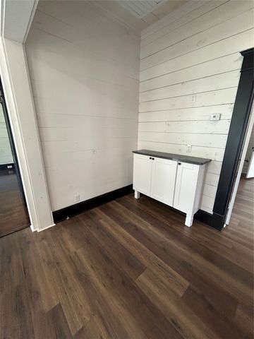 402 E Navasota Street, Groesbeck, TX 76642