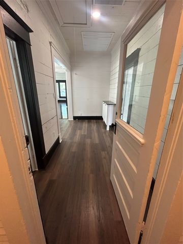 402 E Navasota Street, Groesbeck, TX 76642