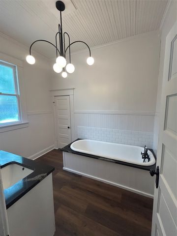 402 E Navasota Street, Groesbeck, TX 76642