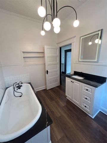 402 E Navasota Street, Groesbeck, TX 76642