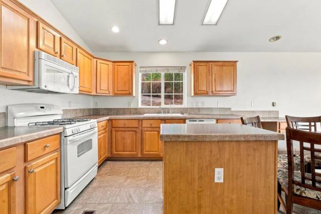 18453 Ramona View Dr, Ramona, CA 92065