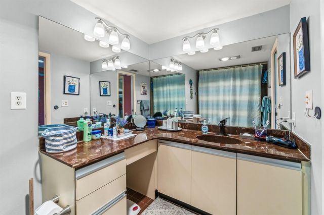 5687 Fairway Park Drive, Boynton Beach, FL 33437