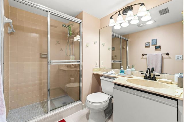 5687 Fairway Park Drive, Boynton Beach, FL 33437