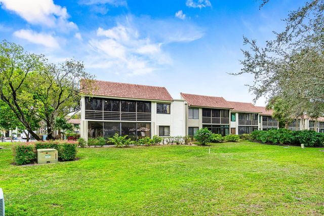 5687 Fairway Park Drive, Boynton Beach, FL 33437