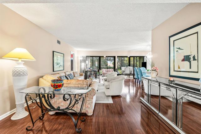 5687 Fairway Park Drive, Boynton Beach, FL 33437