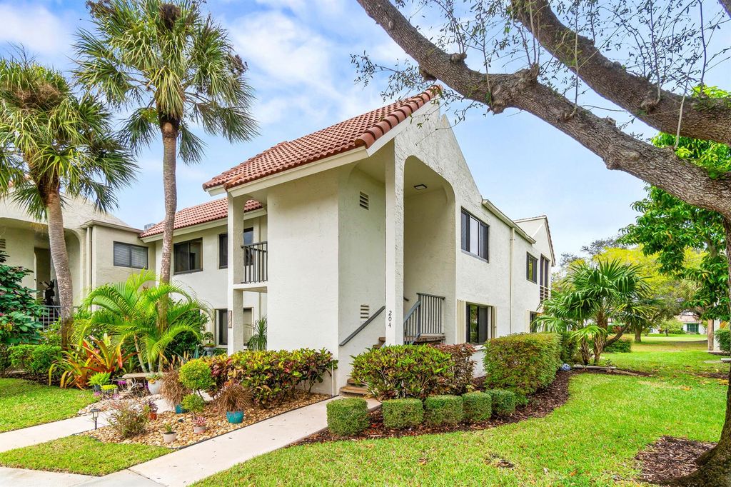 5687 Fairway Park Drive, Boynton Beach, FL 33437