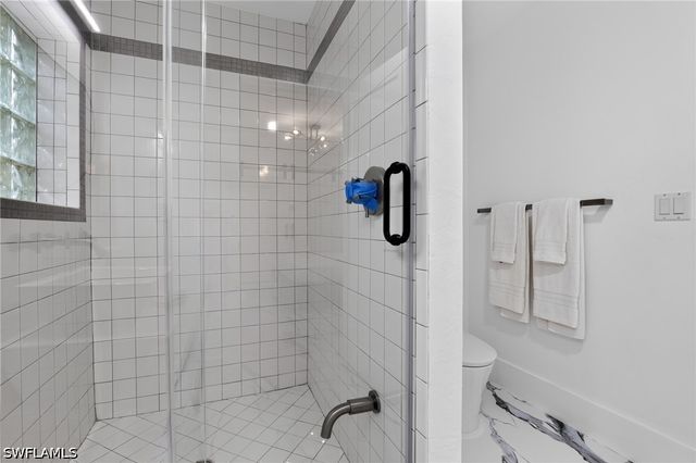 1195 Mockingbird LN, Naples, FL 34104