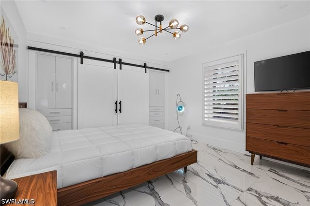 1195 Mockingbird LN, Naples, FL 34104