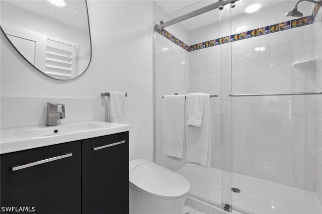 1195 Mockingbird LN, Naples, FL 34104