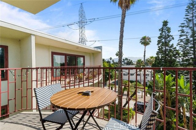 3407 Huxley Street 39, Los Angeles, CA 90027