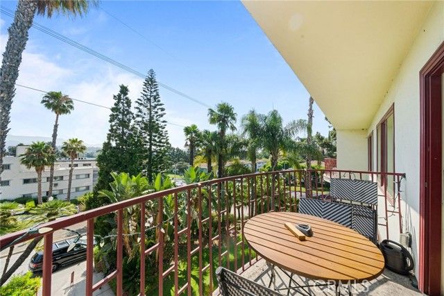 3407 Huxley Street 39, Los Angeles, CA 90027