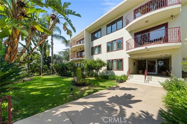 3407 Huxley Street 39, Los Angeles, CA 90027