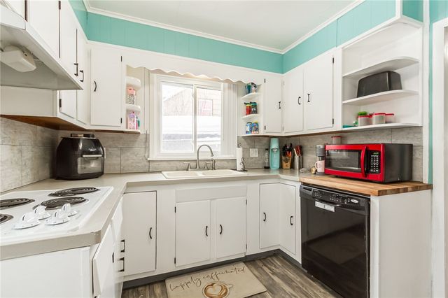 102 Elmore Drive, Greece, NY 14606