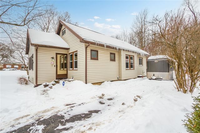 102 Elmore Drive, Greece, NY 14606