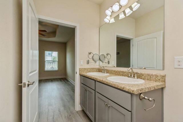 697 Marquis Way, Freeport, FL 32439