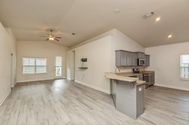 697 Marquis Way, Freeport, FL 32439