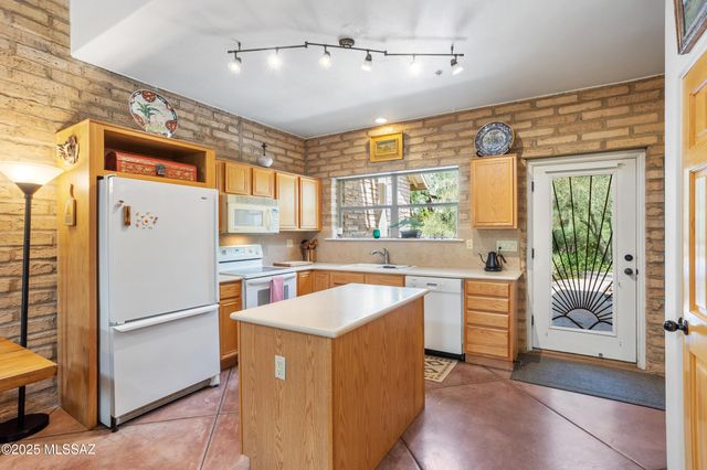 3003 N Gaia Place, Tucson, AZ 85745