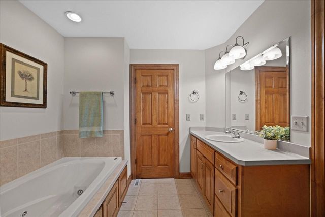 851 Ravine Ridge DRIVE, Colgate, WI 53017