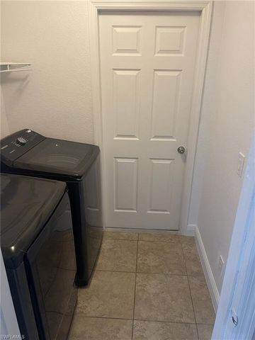 2111 NE 24th TER, Cape Coral, FL 33909