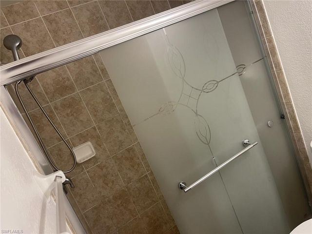 2111 NE 24th TER, Cape Coral, FL 33909