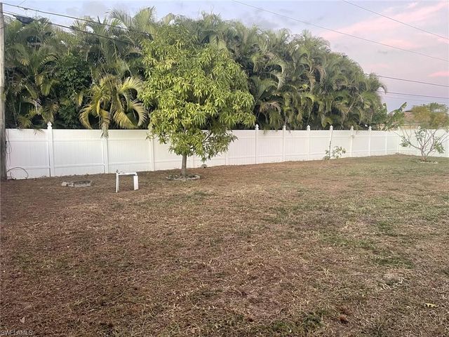 2111 NE 24th TER, Cape Coral, FL 33909
