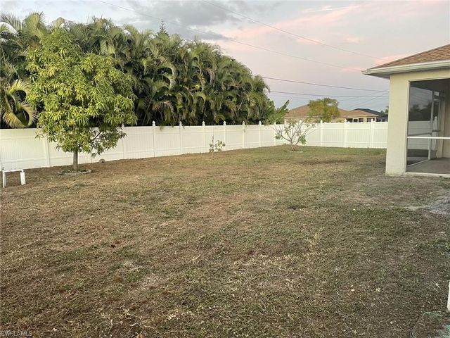 2111 NE 24th TER, Cape Coral, FL 33909