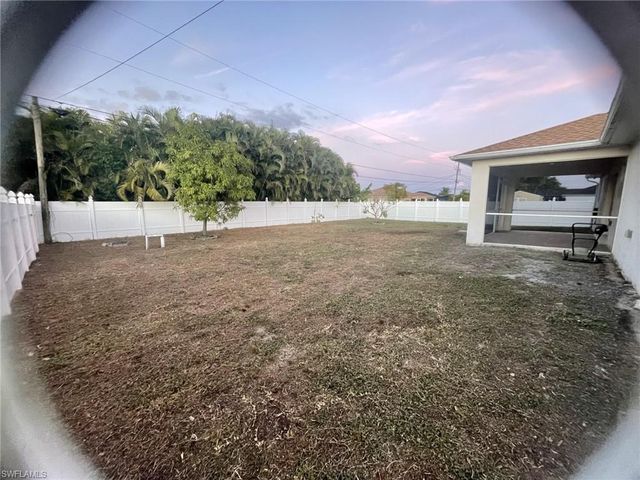 2111 NE 24th TER, Cape Coral, FL 33909