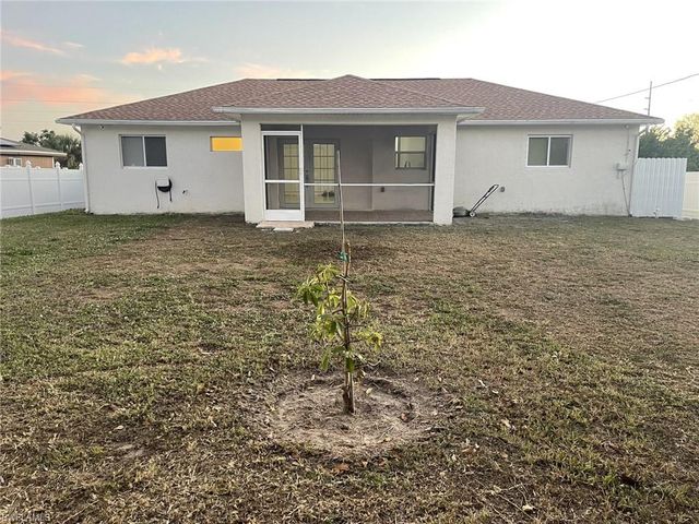 2111 NE 24th TER, Cape Coral, FL 33909