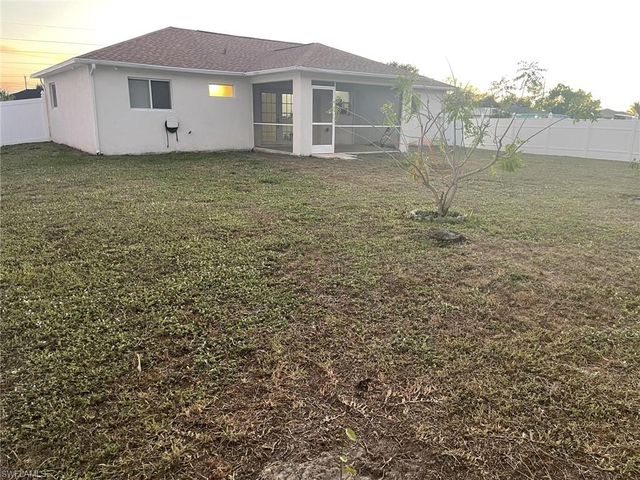 2111 NE 24th TER, Cape Coral, FL 33909