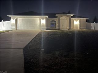 2111 NE 24th TER, Cape Coral, FL 33909