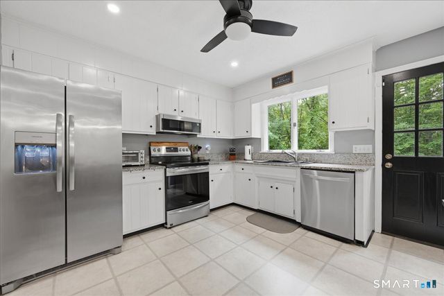 24 Dean Road, East Lyme, CT 06333