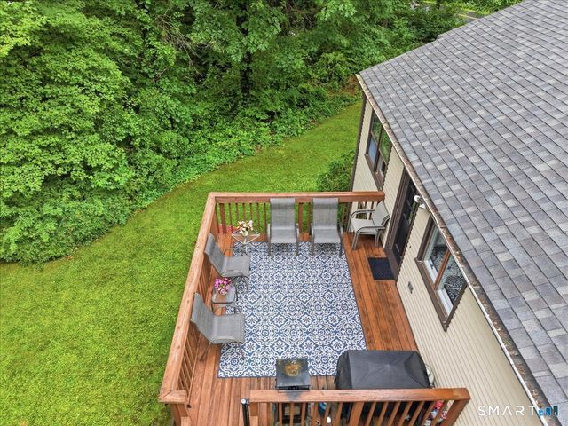 24 Dean Road, East Lyme, CT 06333
