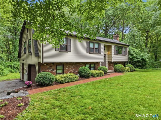 24 Dean Road, East Lyme, CT 06333