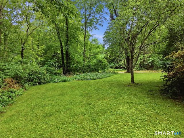 24 Dean Road, East Lyme, CT 06333
