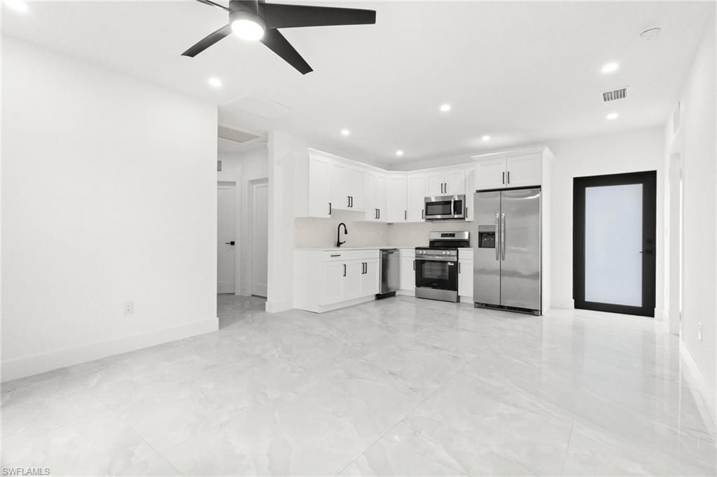 1137 Essex ST E, LEHIGH ACRES, FL 33974 — photo 2