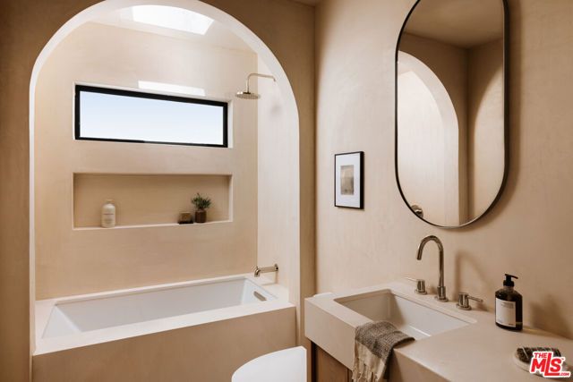 2441 Harwood Street, Los Angeles, CA 90031