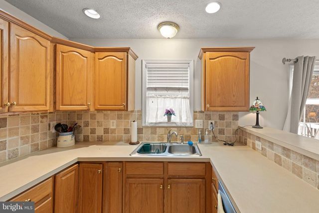 112 GRINDSTONE DR, Winchester, VA 22602