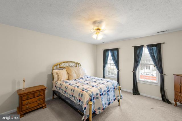 112 GRINDSTONE DR, Winchester, VA 22602